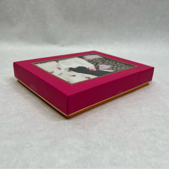 KATE SPADE Three-Pack Sock Baby Gift Set - Picture 4 of 8